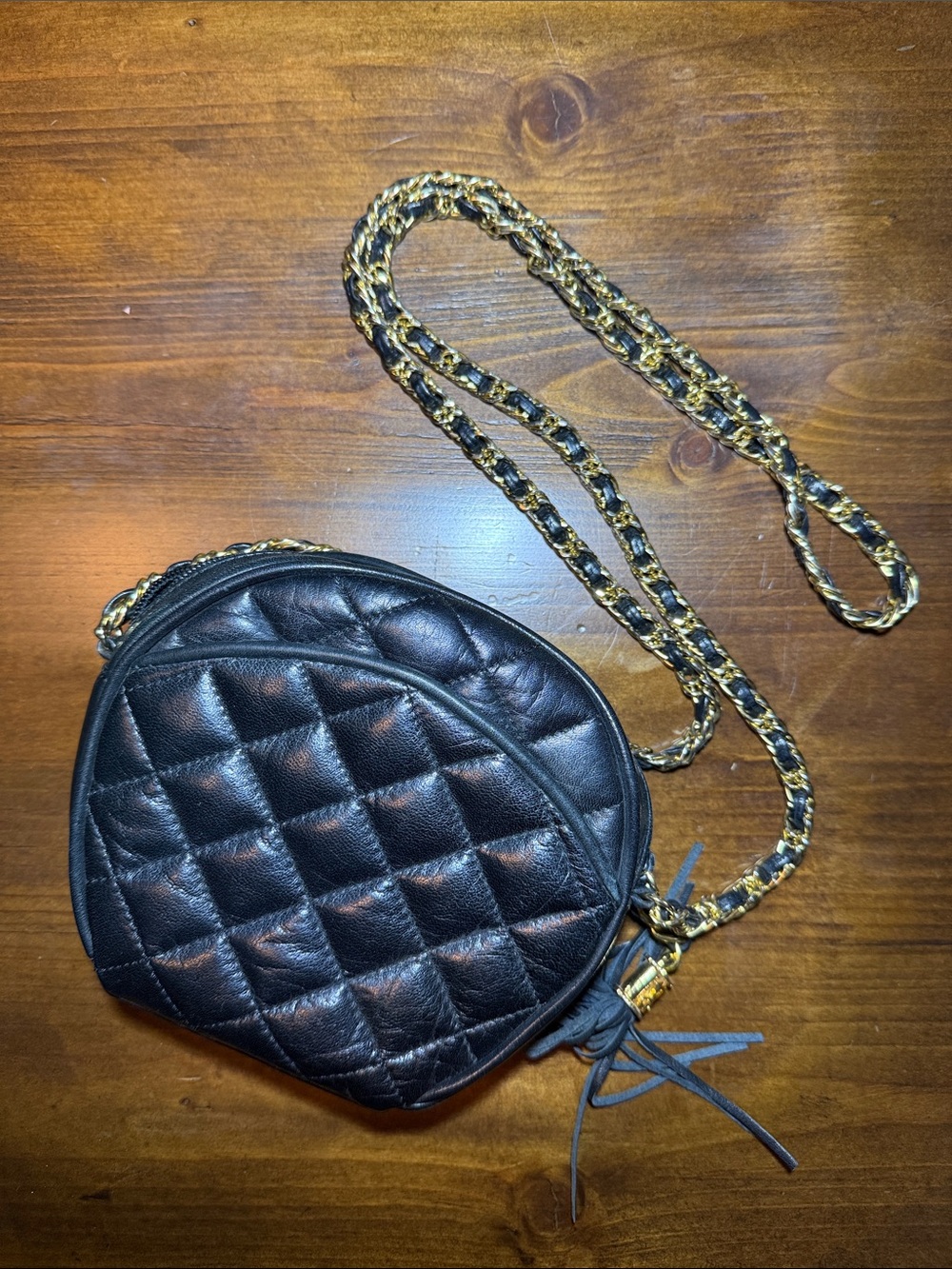 Jay Herbert- Vintage Quilted Round Crossbody Bag with Chain Strap - Black